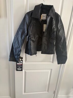 Abercrombie & Fitch Women's Black Faux Leather Zip Jacket